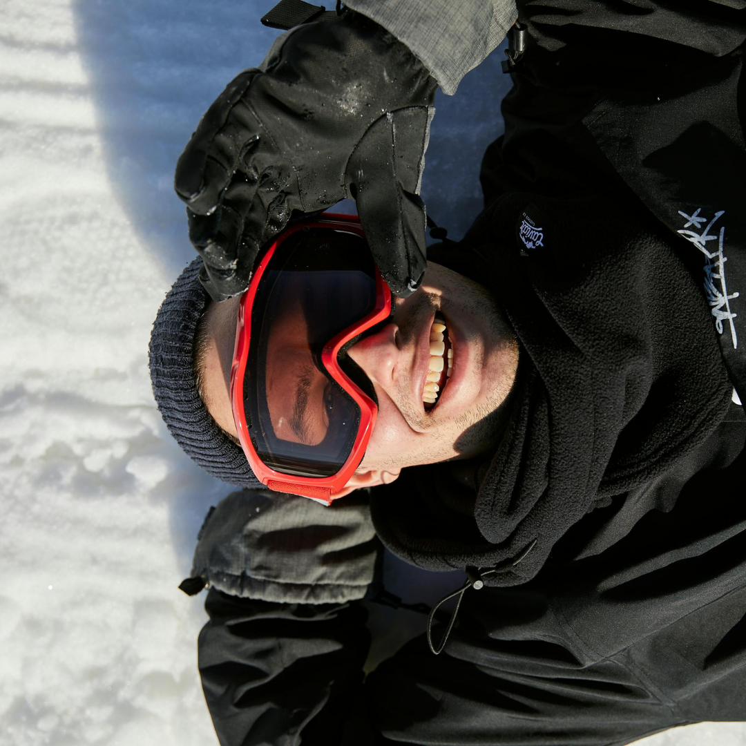 Cosa indossare sulle piste: la guida definitiva all’abbigliamento da sci