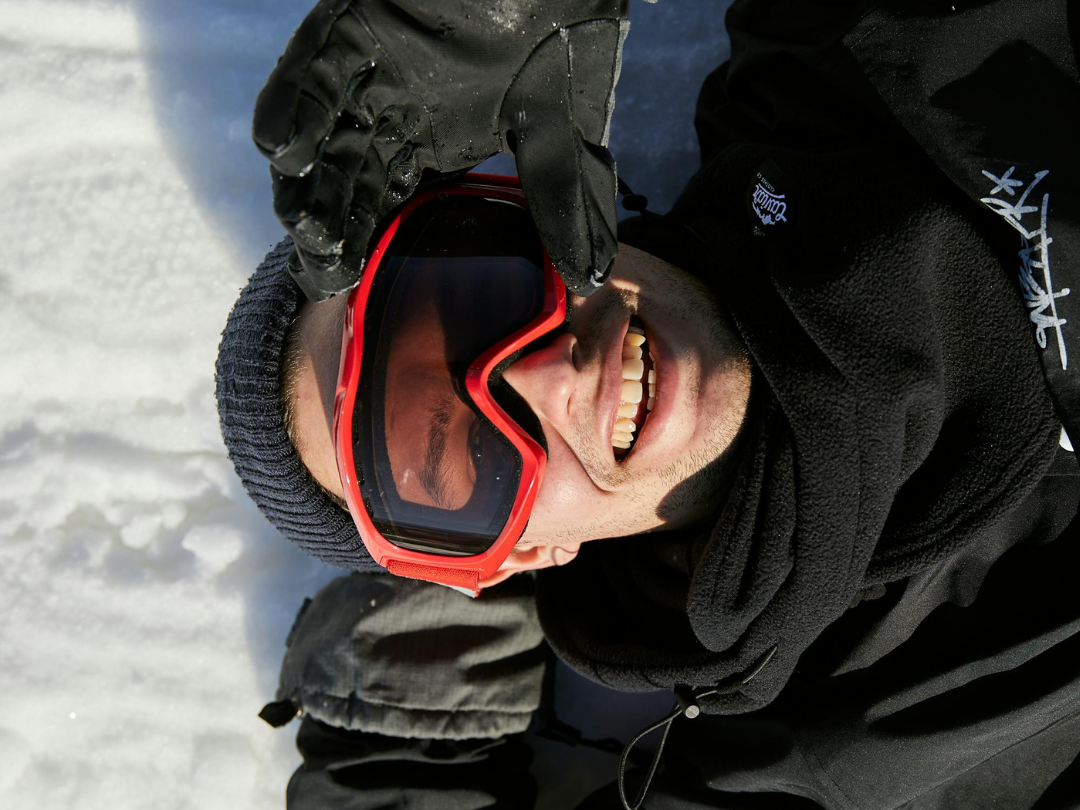 Cosa indossare sulle piste: la guida definitiva all’abbigliamento da sci